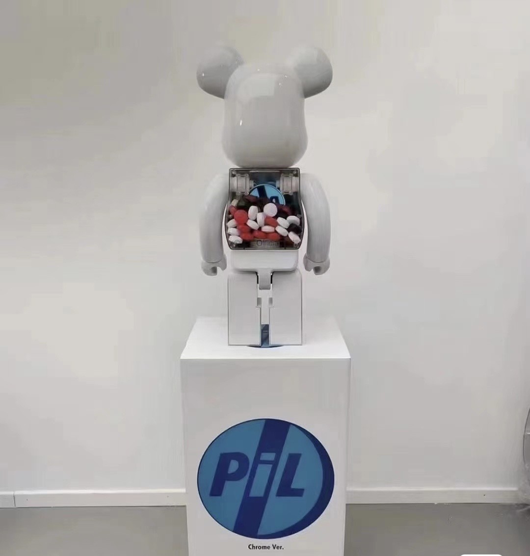 零元拍 ：B熊 BE@RBRICK 1000% PiL CHROME Ver.BEARBRICK 1000% 白色电镀药丸，全新未拆。