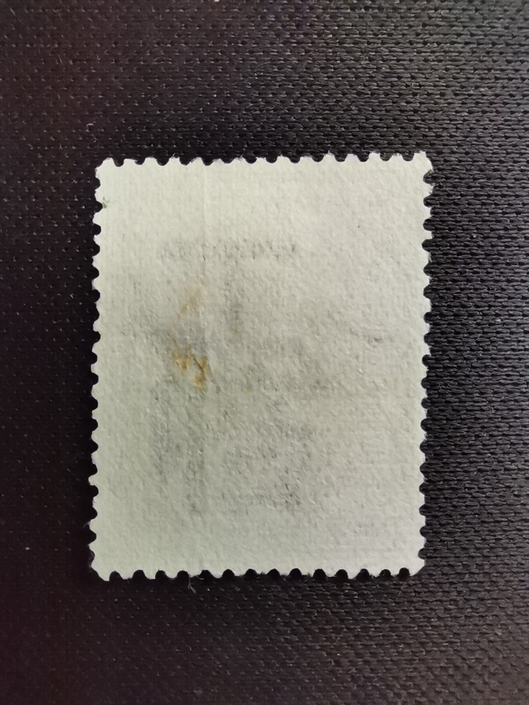 洪涛臻品 精选邮票限时拍卖第五十六期 上海工部书信馆市徽图邮票,1分,凸版印刷(S上三角区有小点),漂亮的工部水印! 面艳背白难得品相! 上海工部书信馆是上海租界工部局董事会开设的客邮分支,设立于1863年7月,于1865年8月开始发行邮票,为中国内陆最早发行邮票的商埠,宣称通邮范围包括厦门 汕头 温州 福州 烟台 大沽 天津 北京 南京 镇江 芜湖 九江 汉口宜昌等地区! 比清代海关大龙邮票还早十多年！