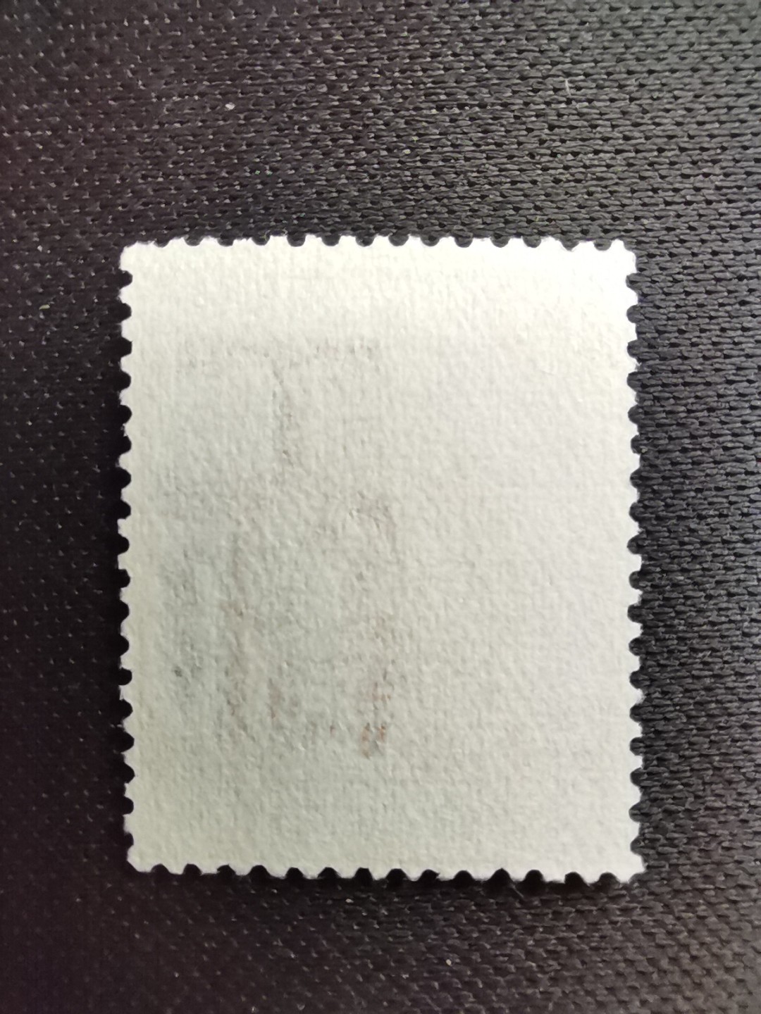 洪涛臻品 精选邮票限时拍卖第五十六期 上海工部书信馆市徽图邮票, 半分, 石印版(S上三角区无小点),漂亮的工部水印! 面艳背白难得品相! 上海工部书信馆是上海租界工部局董事会开设的客邮分支,设立于1863年7月,于1865年8月开始发行邮票,为中国内陆最早发行邮票的商埠,宣称通邮范围包括厦门 汕头 温州 福州 烟台 大沽 天津 北京 南京 镇江 芜湖 九江 汉口宜昌等地区! 比清代海关大龙邮票还早十多年！