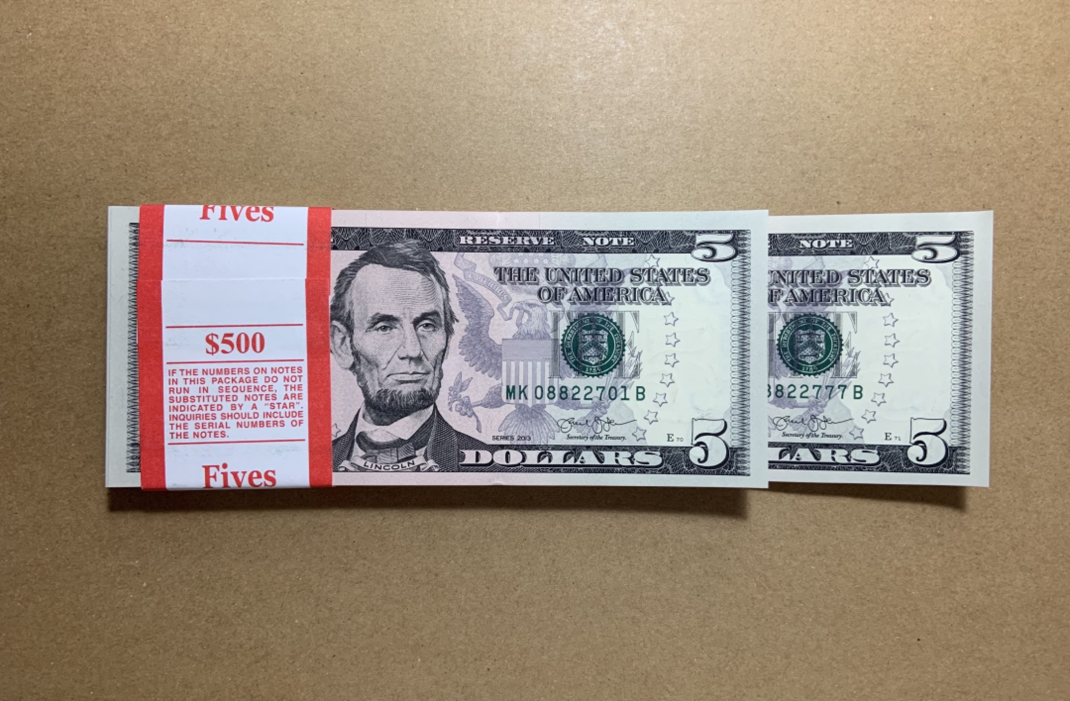 收藏联盟Quantum Auction 第199期拍卖  美国2013年联邦储备券5元百连整刀 品相全新UNC 彩色版