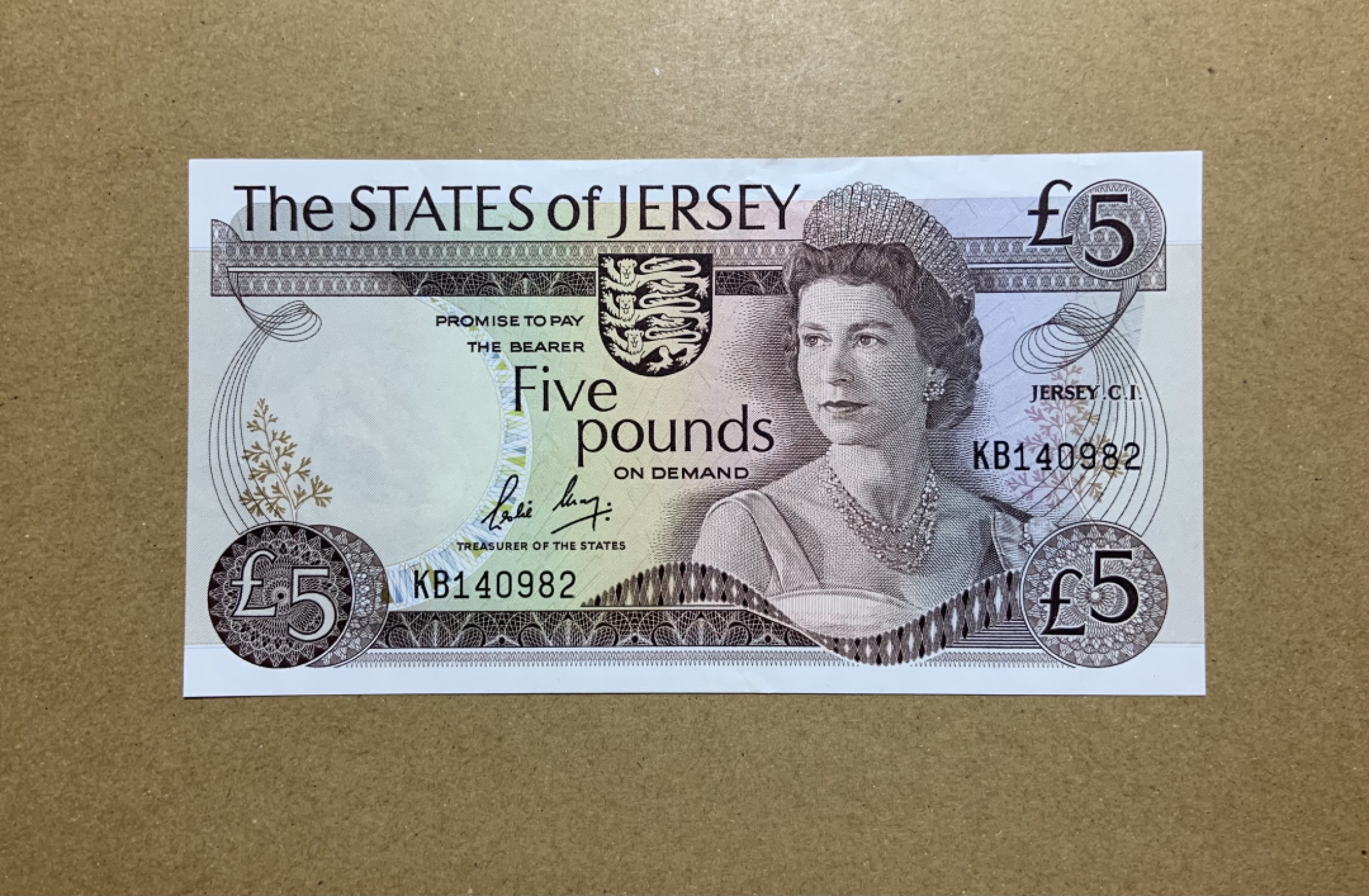 收藏联盟Quantum Auction 第199期拍卖  泽西岛1976-88年5镑 品相AU 