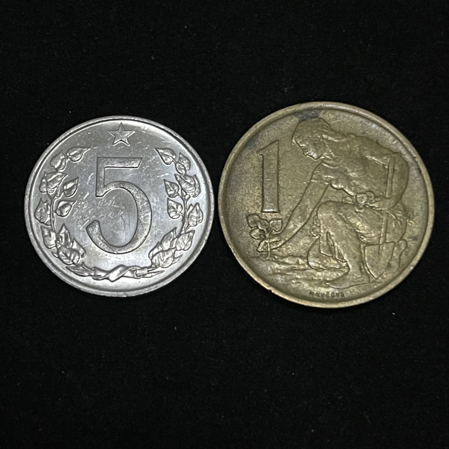 外国硬币0元起拍（8） 捷克斯洛伐克1克朗铜币，5赫勒铝币