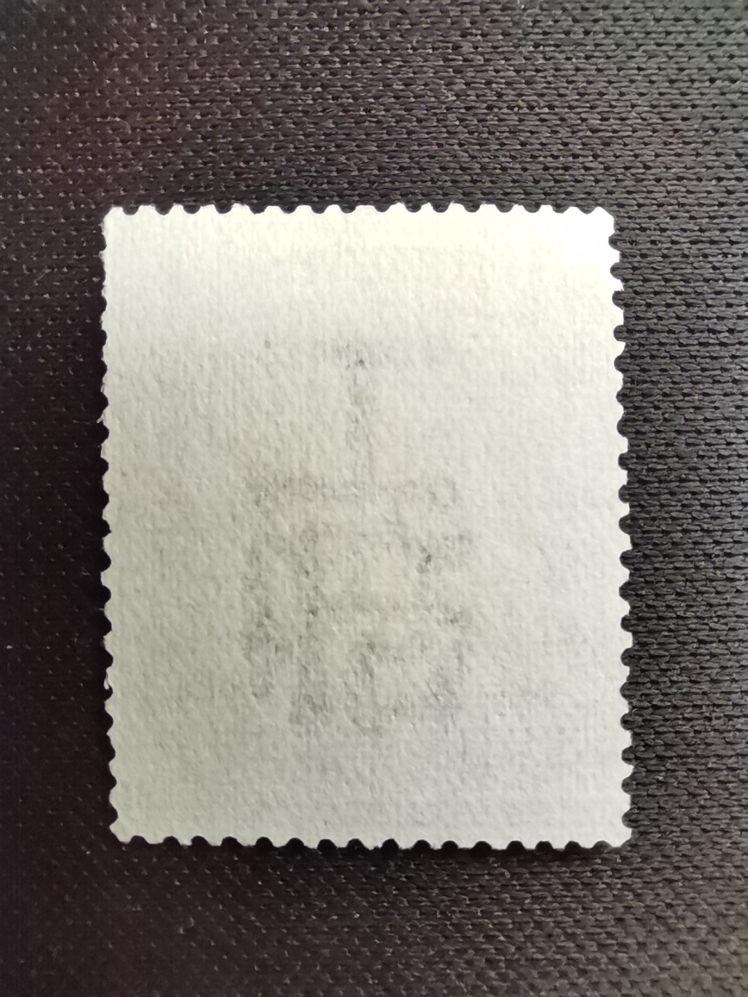 洪涛臻品 精选邮票限时拍卖第五十六期 上海工部书信馆邮票,石印欠资邮票5分。漂亮的工部水印! 面艳背白难得品相! 上海工部书信馆是上海租界工部局董事会开设的客邮分支,设立于1863年7月,于1865年8月开始发行邮票,为中国内陆最早发行邮票的商埠,宣称通邮范围包括厦门 汕头 温州 福州 烟台 大沽 天津 北京 南京 镇江 芜湖 九江 汉口宜昌等地区! 比清代海关大龙邮票还早十多年！