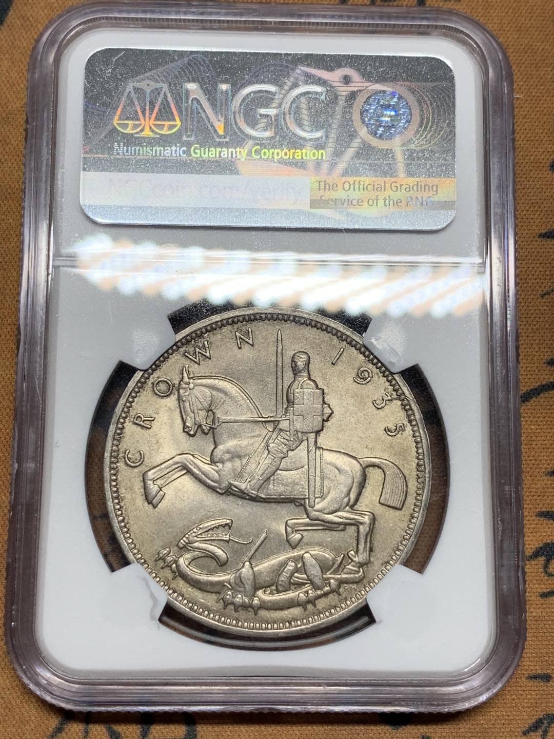 《竞宝斋》第107场-周日，周一 2场连拍（全场包邮） NGC-MS64 英国 1935年 乔治五世 木马剑 克朗 大银币 高分好品