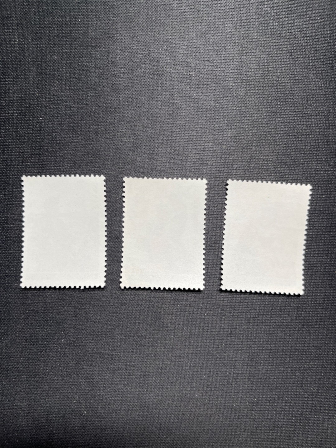 洪涛臻品 精选邮票限时拍卖第五十七期 J3工农兵新全  几乎全品 金粉极其轻微氧化，毕竟金粉没有十成金的