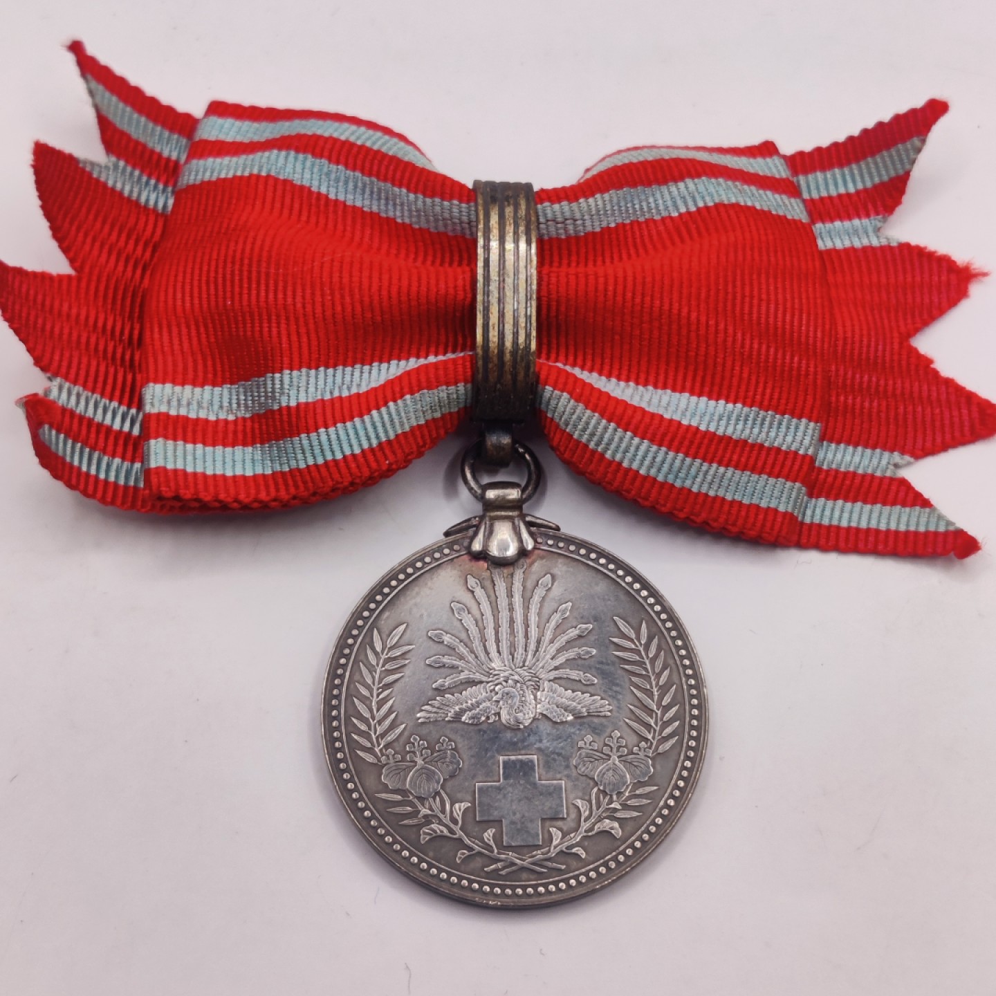 第七期 全场0元起拍 咸鱼国勋章拍卖专场 10月23日（周日）下午6：00开始 日本二战时期 女版赤十字社员章 银制