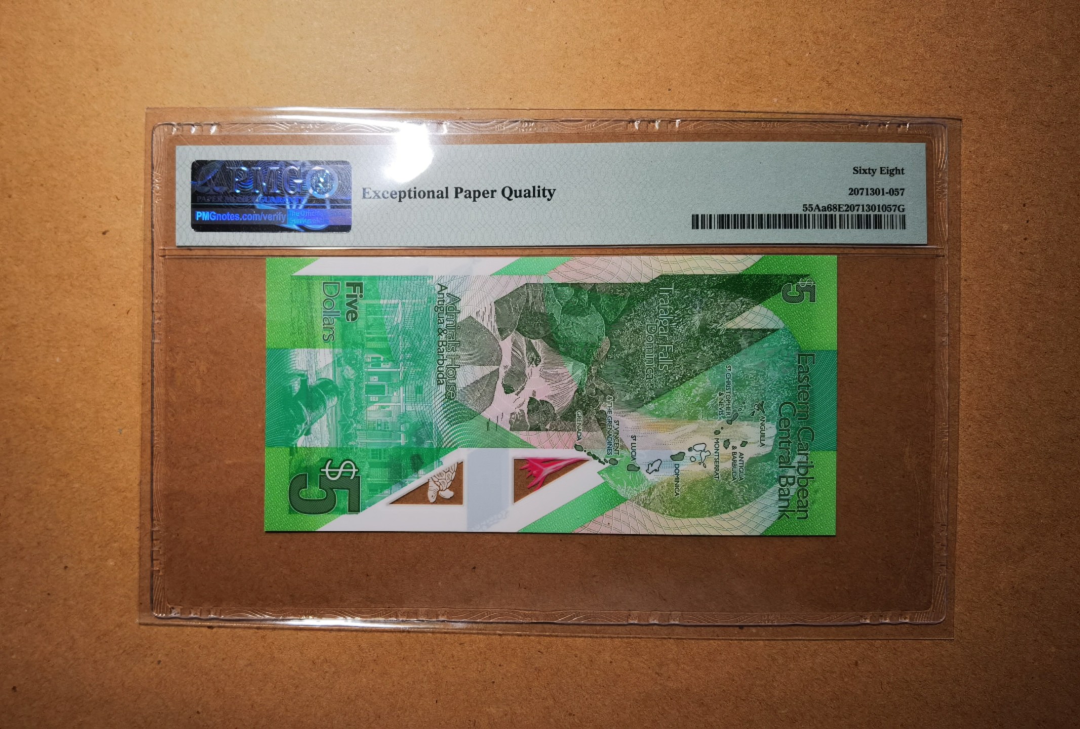 【Blue Auction】✨世界纸币精拍第237期  【无47】东加勒比 2021年5元 PMG68EPQ 女王