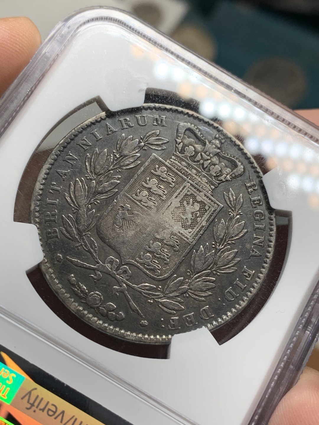 《竞宝斋》第107场-周日，周一 2场连拍（全场包邮） NGC-VF35 英国 1845年 1克朗 小维 银币 黑漆古包浆 除流通痕迹外，无磕碰和硬伤