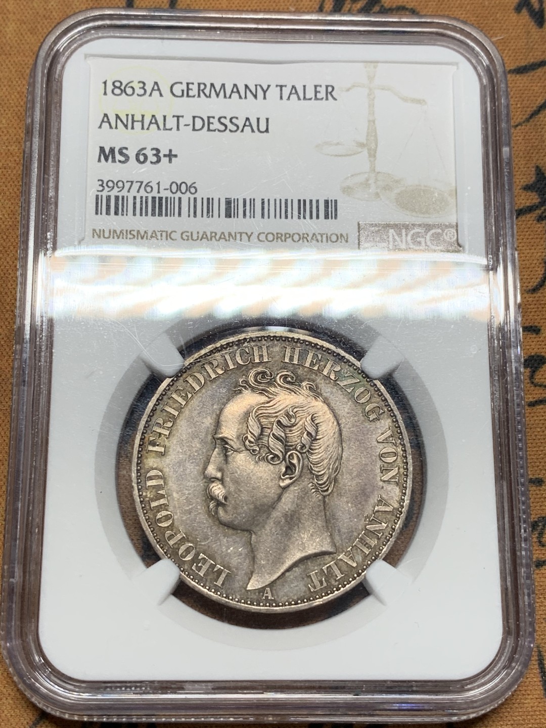 《竞宝斋》第107场-周日，周一 2场连拍（全场包邮） NGC MS63+ 德国 安哈特 德绍 1863年 泰勒银币 精制的卷发 十字光的带深彩包浆 元素丰富 动手吧