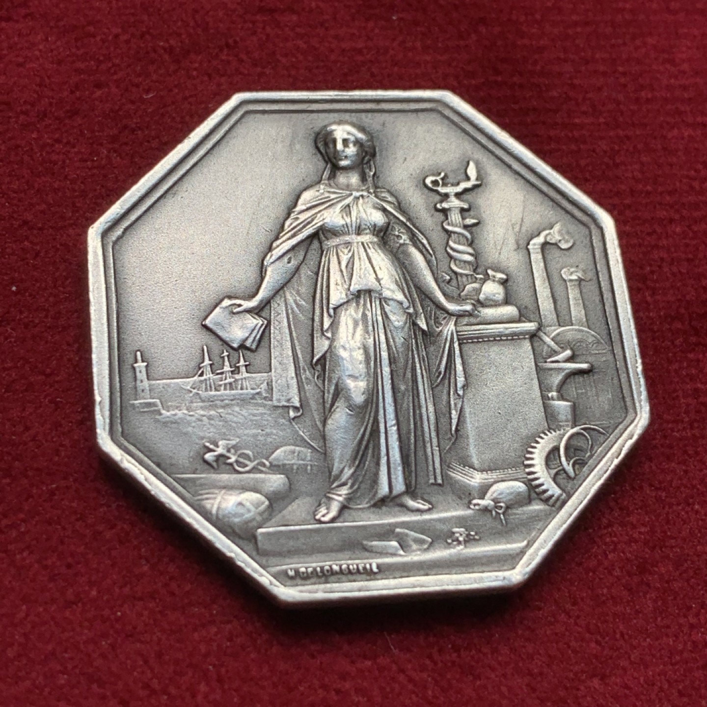 《竞宝斋》第107场-周日，周一 2场连拍（全场包邮） 法国 1859 工商信用总局 银JETON 八角代币 对角38.5mm 重20.3克 丰饶角 银标