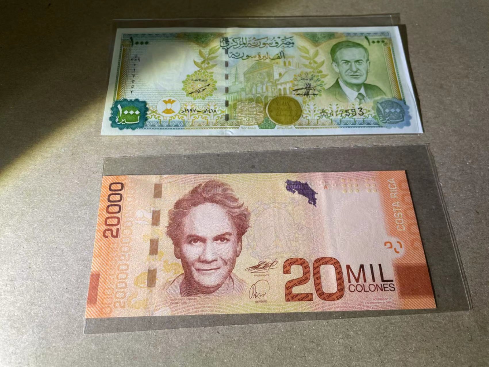 【Blue Auction】✨世界纸币精拍第237期  【一组2张】叙利亚1000镑&哥斯达黎加20000克朗 A0冠 全新UNC