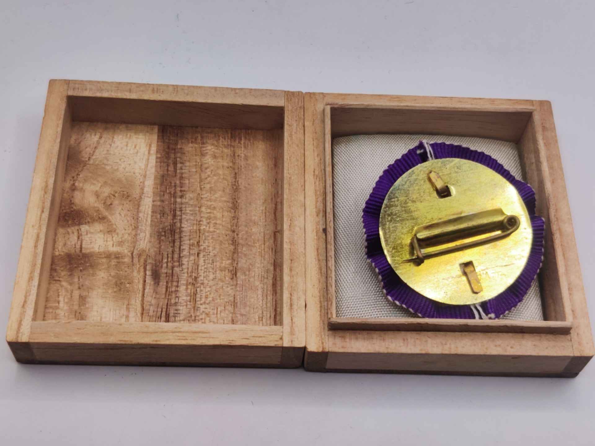 第七期 全场0元起拍 咸鱼国勋章拍卖专场 10月23日（周日）下午6：00开始 牢记历史勿忘国耻  日本 帝国在乡军人会 顾问会员章