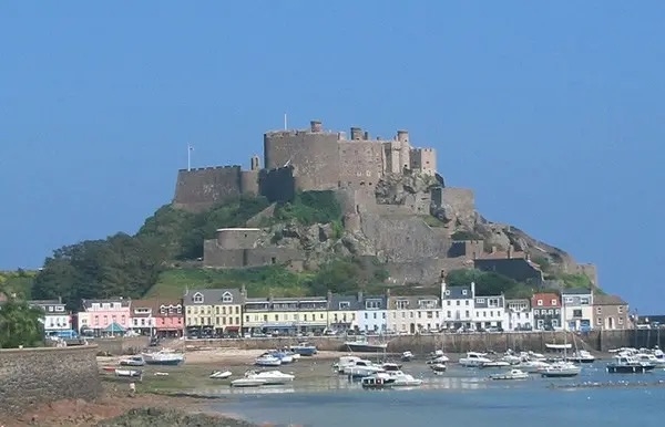 收藏联盟Quantum Auction 第199期拍卖  泽西岛1963年1镑 PMG66 戎装女王 奥格尔山城堡