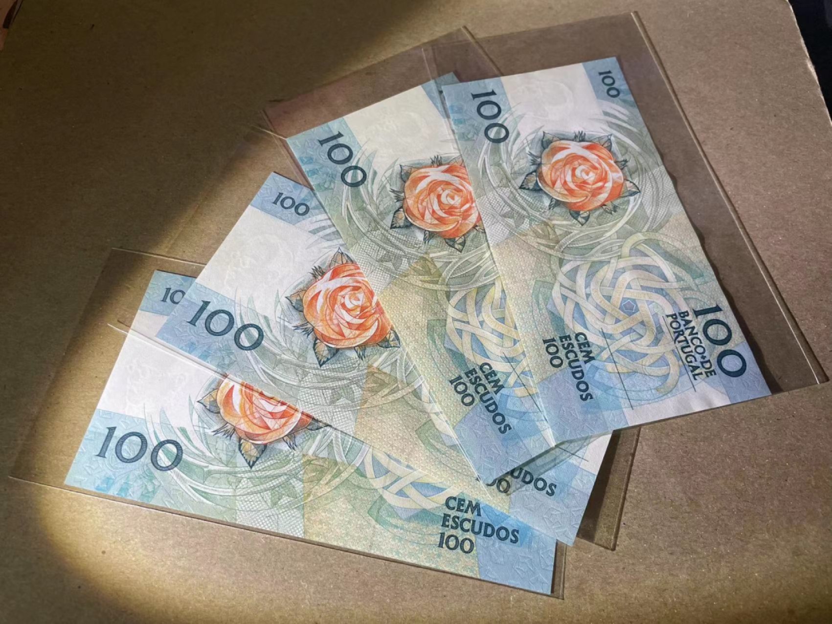 【Blue Auction】✨世界纸币精拍第237期  【一组4张】葡萄牙 1988年100埃斯库多 全新UNC