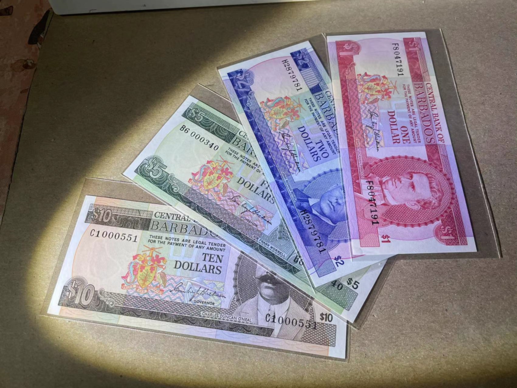 【Blue Auction】✨世界纸币精拍第237期  【一组4张 百位小号及无47】巴巴多斯 1-10元 全新UNC