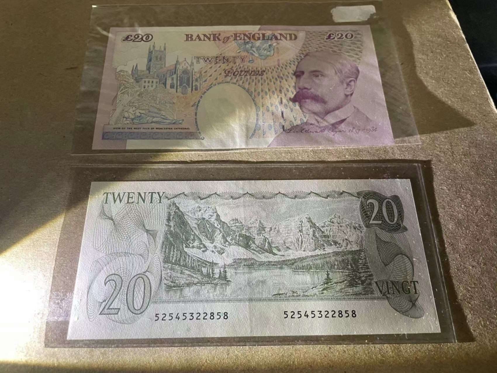 【Blue Auction】✨世界纸币精拍第237期  【一组2张】加拿大20元&英国20镑 均AU品相