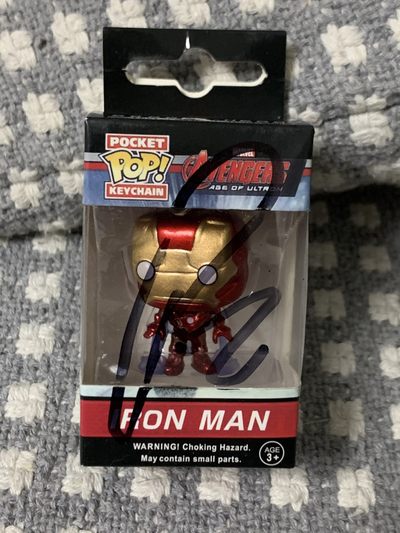 零元拍：小罗伯特唐尼 亲笔签名POP FUNKO 漫威《复仇者联盟：奥创纪元》钢铁侠特方头钥匙扣 - 零元拍：小罗伯特唐尼 亲笔签名POP FUNKO 漫威《复仇者联盟：奥创纪元》钢铁侠特方头钥匙扣