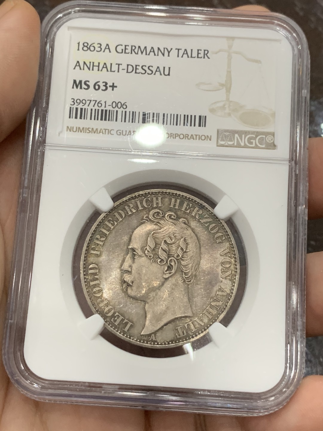 《竞宝斋》第107场-周日，周一 2场连拍（全场包邮） NGC MS63+ 德国 安哈特 德绍 1863年 泰勒银币 精制的卷发 十字光的带深彩包浆 元素丰富 动手吧