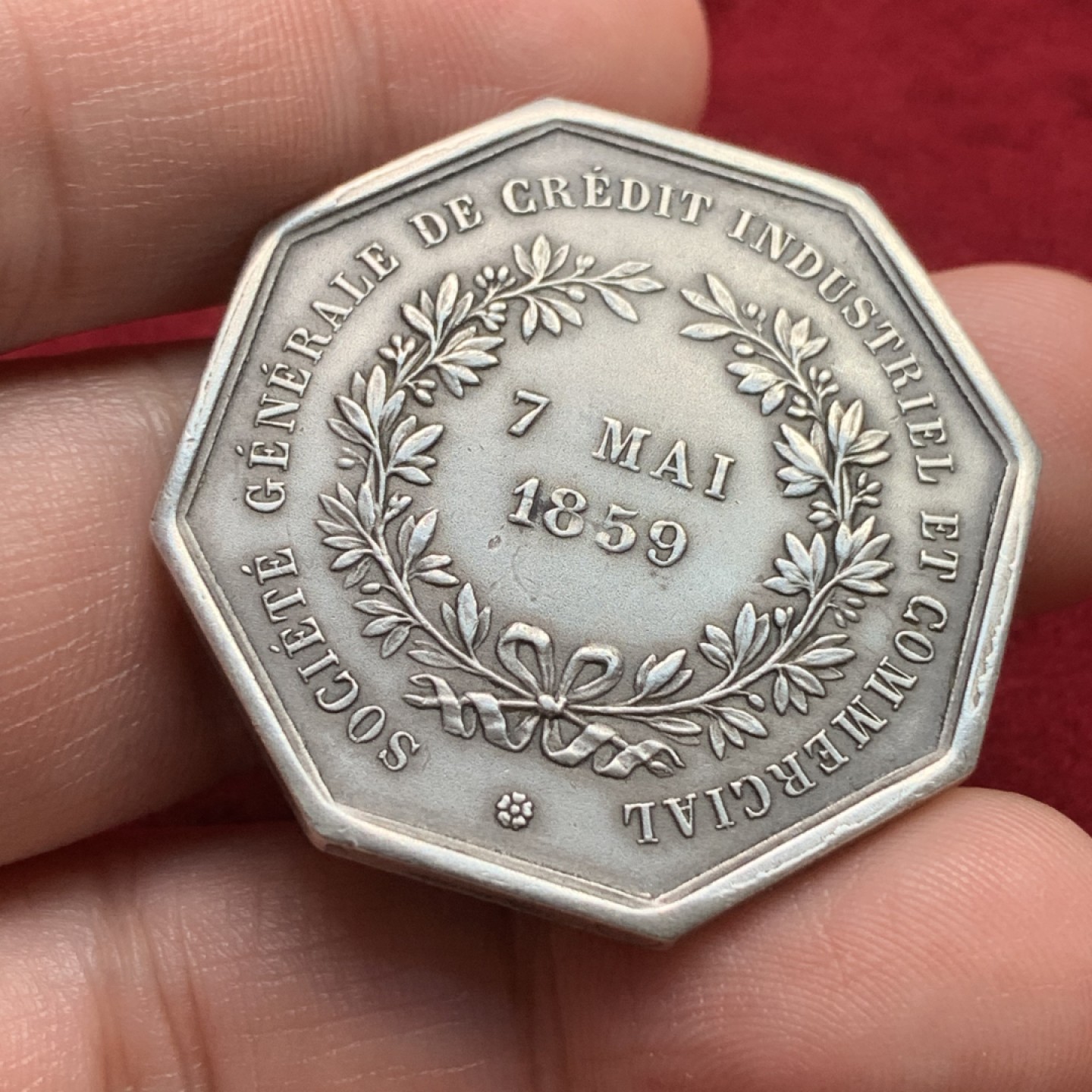 《竞宝斋》第107场-周日，周一 2场连拍（全场包邮） 法国 1859 工商信用总局 银JETON 八角代币 对角38.5mm 重20.3克 丰饶角 银标