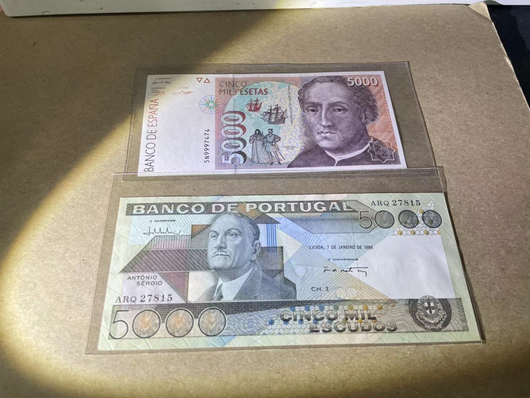 【Blue Auction】✨世界纸币精拍第237期  【一组2张】西班牙 5000比塞塔&葡萄牙5000埃斯库多一组 均全新UNC