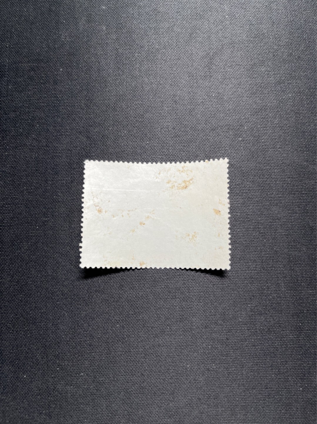 洪涛臻品 精选邮票限时拍卖第六十三期 文5大全之（交响乐）信销票，无裂口，无揭薄，无缺角，无褪色，如此品相的信销票品相已经非常好了，属于信销票里的上上成货。齿孔饱满圆润，无缺齿，好品相的信销票可遇不可求！！忠爱信销票的老板把握机会！！仅此一枚，终生保真。