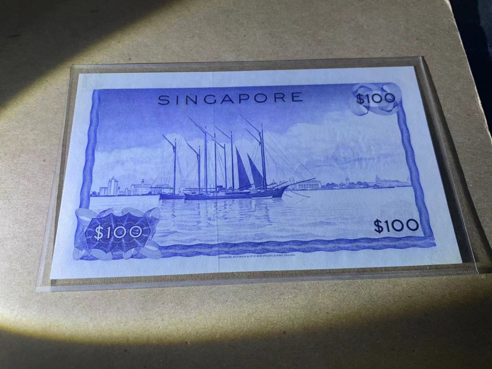 【Blue Auction】✨世界纸币精拍第237期  新加坡 花版 100元 p6c UNC-（有荧光斑） 非常漂亮 