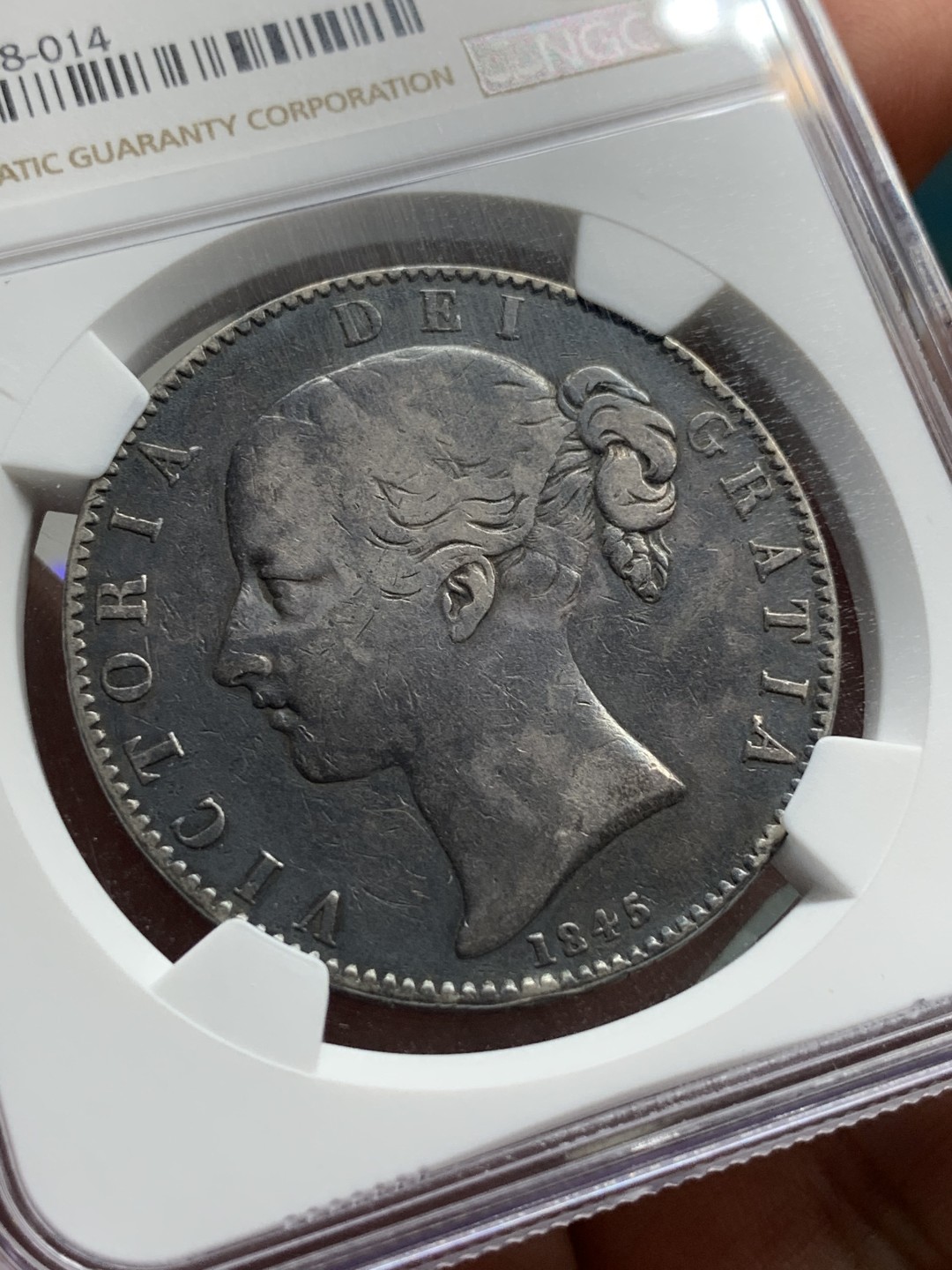 《竞宝斋》第107场-周日，周一 2场连拍（全场包邮） NGC-VF35 英国 1845年 1克朗 小维 银币 黑漆古包浆 除流通痕迹外，无磕碰和硬伤