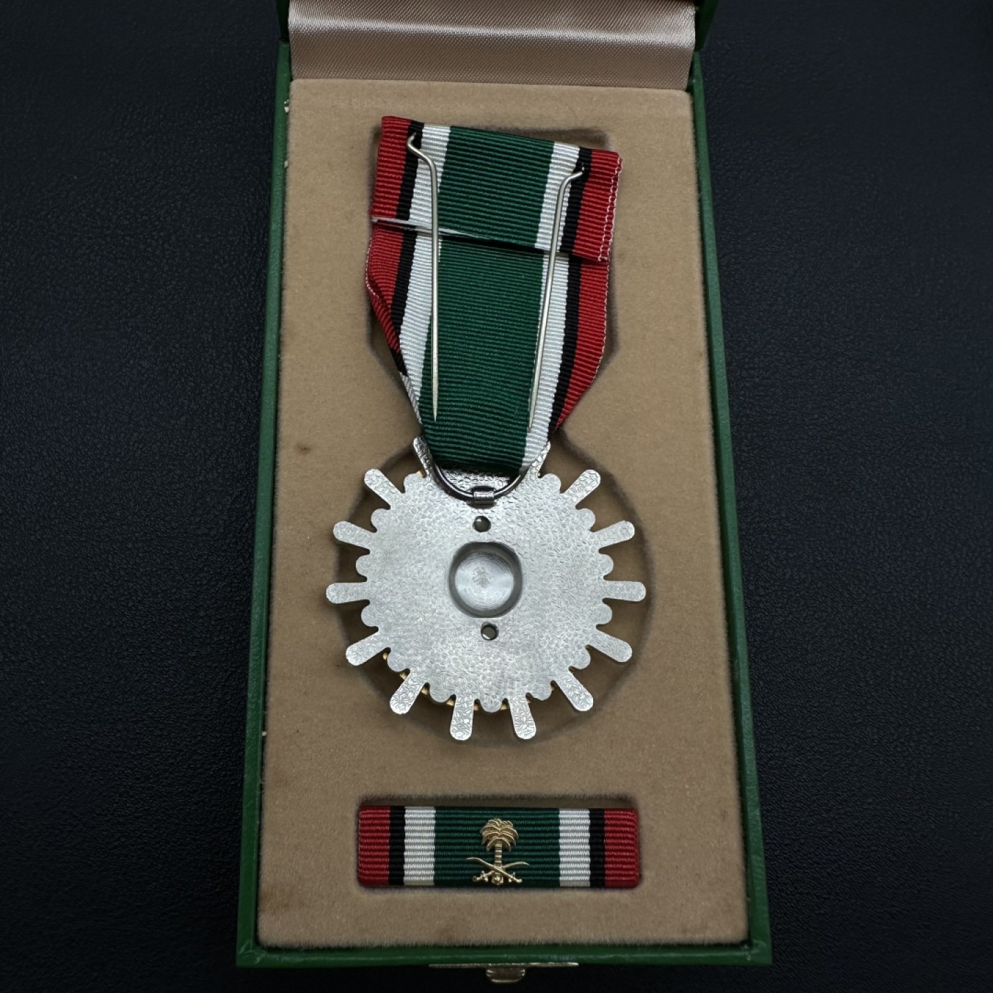 勋章奖章交易所10月22日拍卖 沙特阿拉伯解放科威特奖章