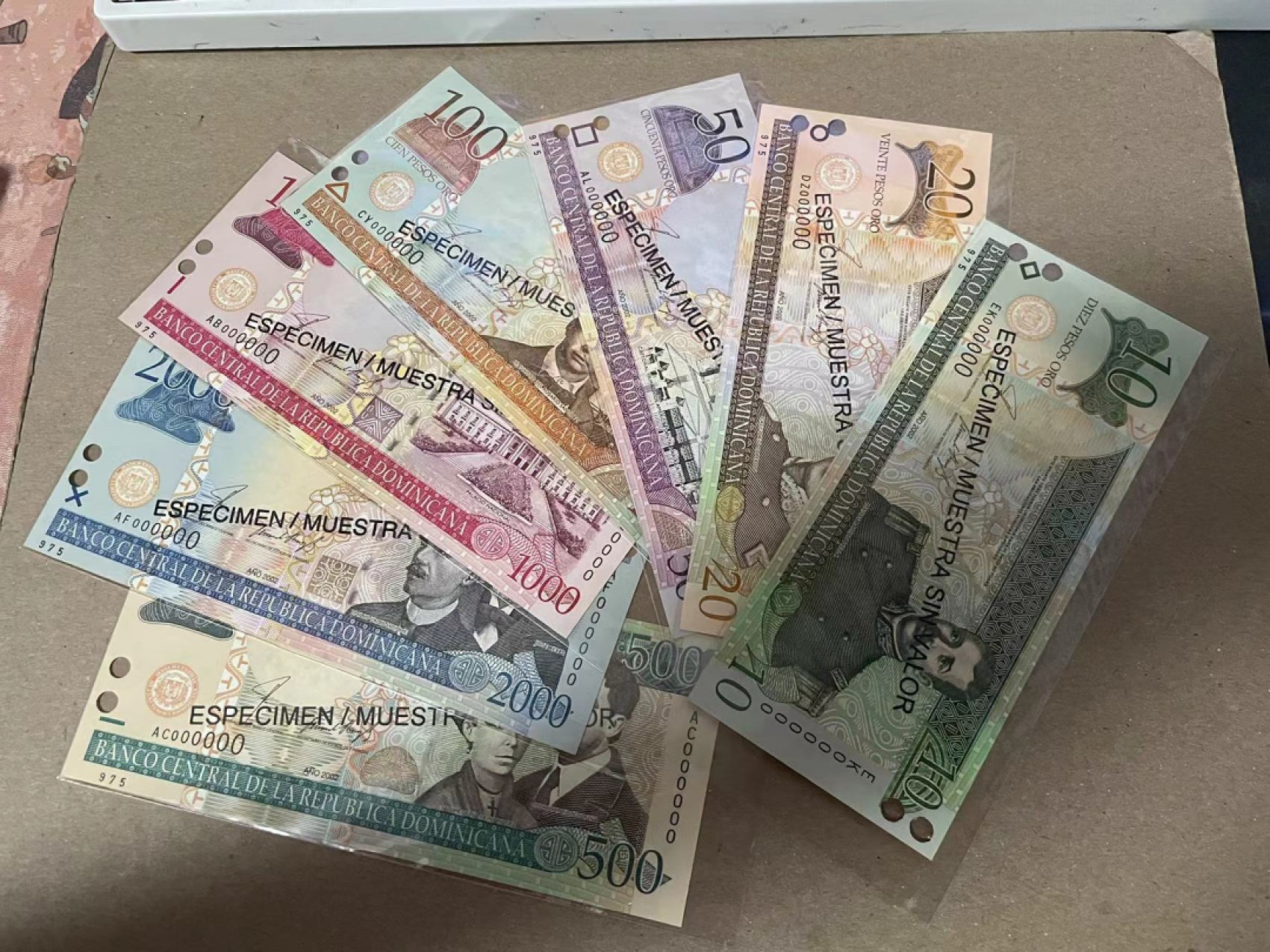 【Blue Auction】✨世界纸币精拍第237期  【一组7张套装样钞】多米尼加10-500比索 全新UNC