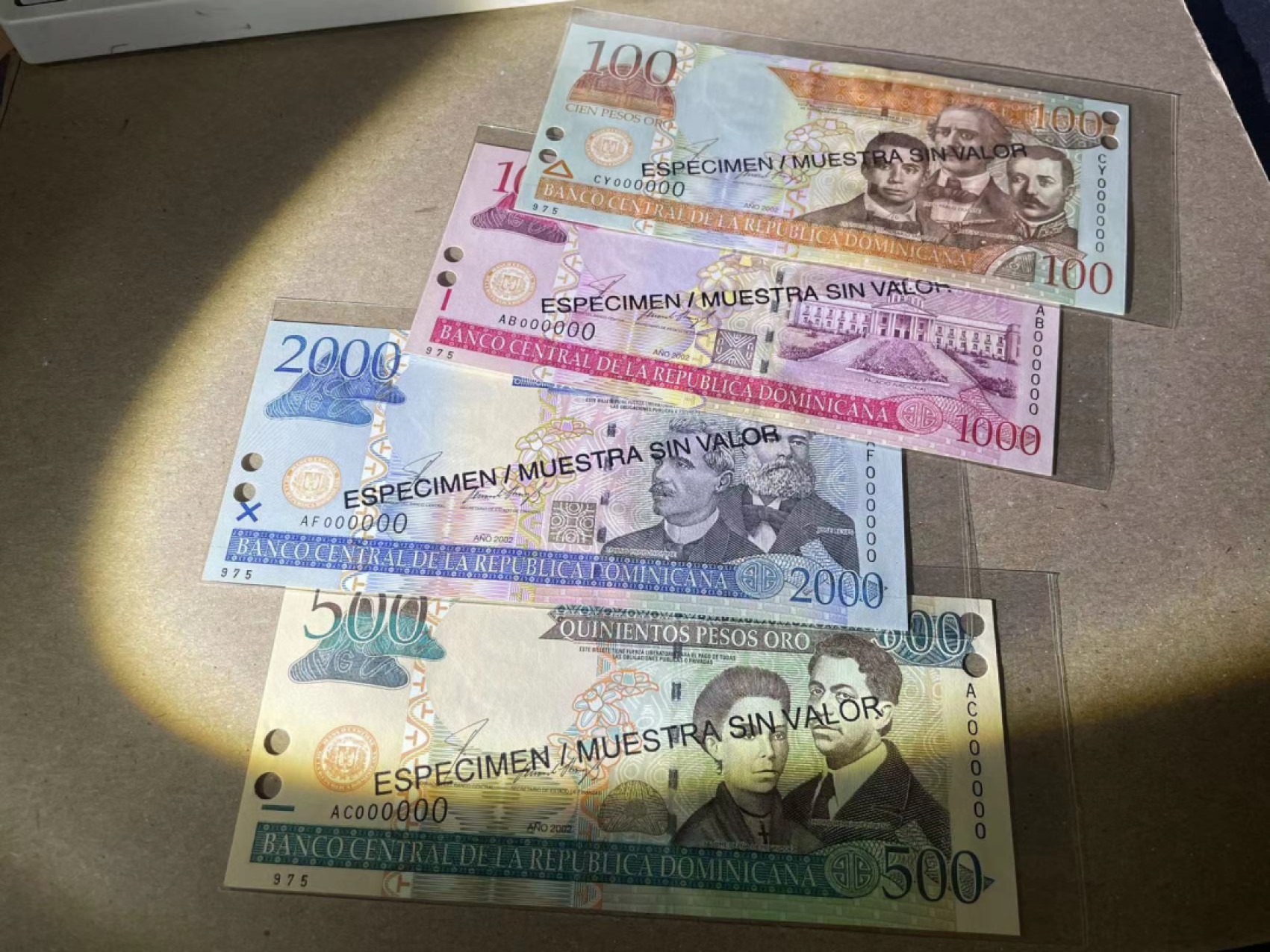 【Blue Auction】✨世界纸币精拍第237期  【一组7张套装样钞】多米尼加10-500比索 全新UNC