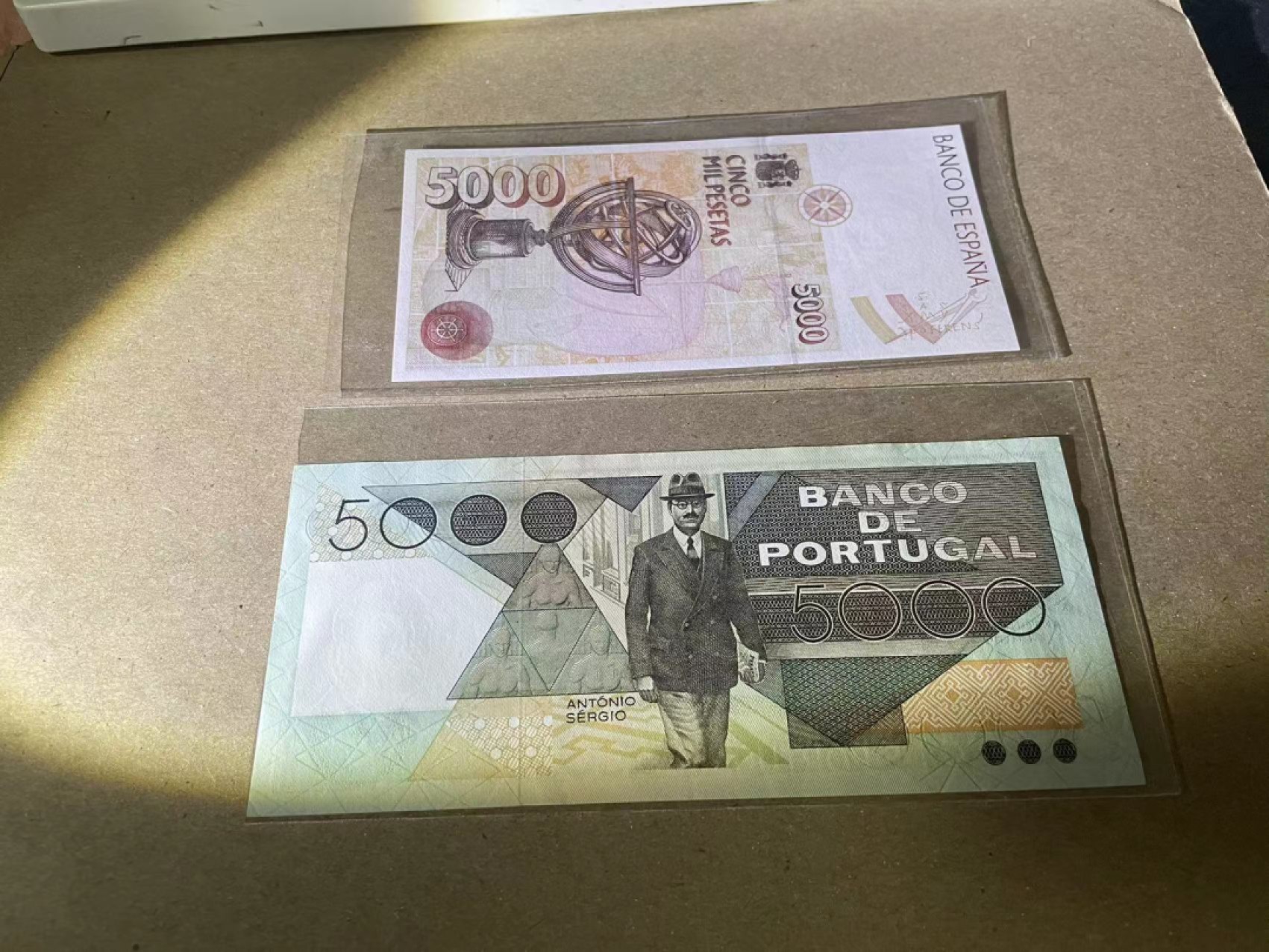 【Blue Auction】✨世界纸币精拍第237期  【一组2张】西班牙 5000比塞塔&葡萄牙5000埃斯库多一组 均全新UNC