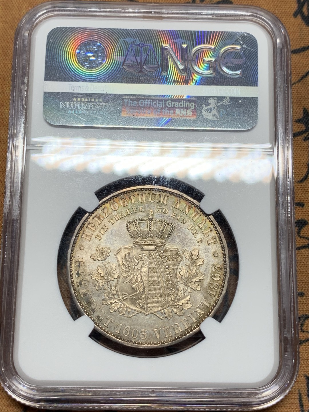《竞宝斋》第107场-周日，周一 2场连拍（全场包邮） NGC MS63+ 德国 安哈特 德绍 1863年 泰勒银币 精制的卷发 十字光的带深彩包浆 元素丰富 动手吧