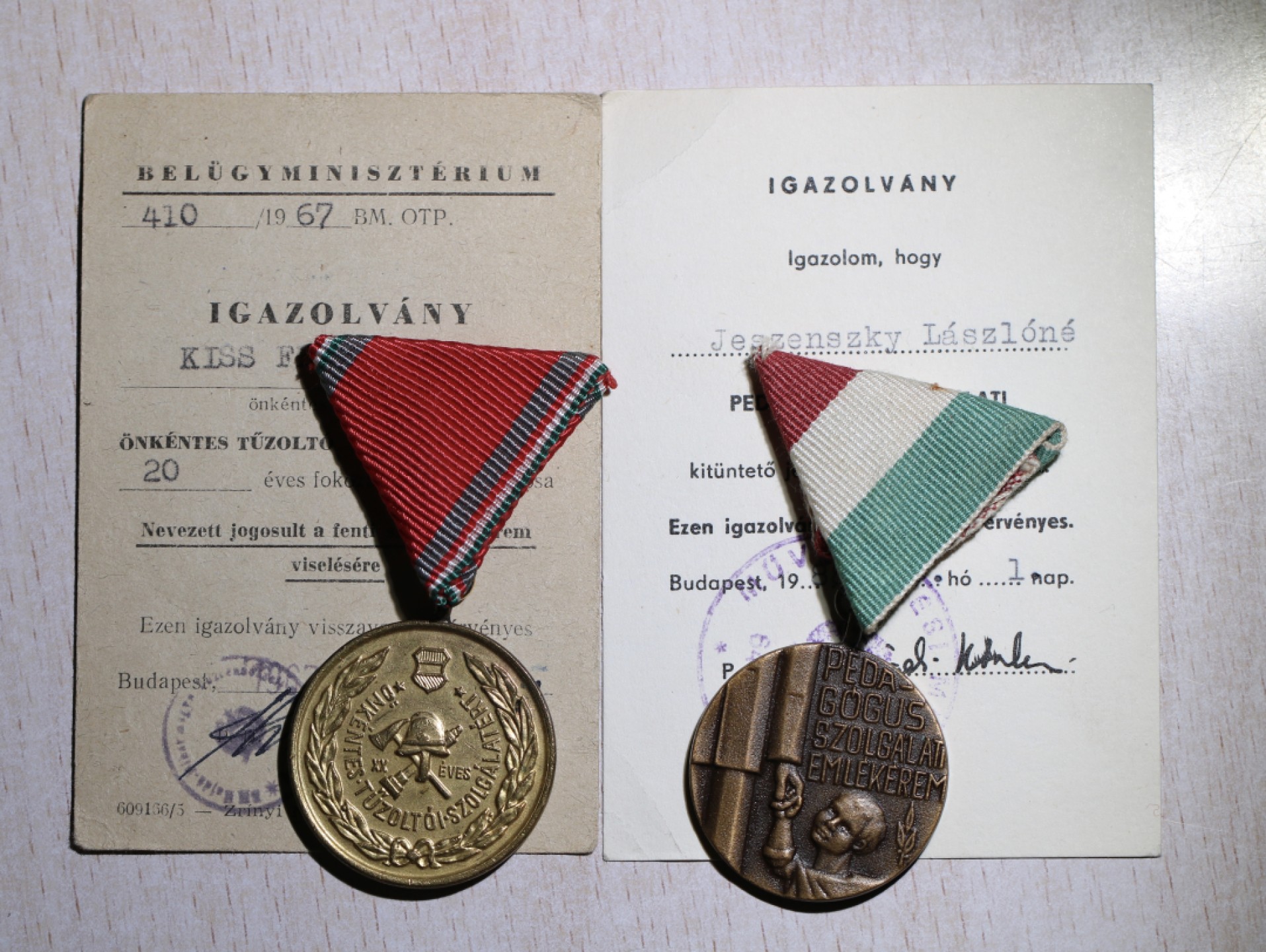 大猫徽章拍卖第205期 匈牙利🇭🇺奖章两枚 志愿消防服务20年奖章 救生奖章