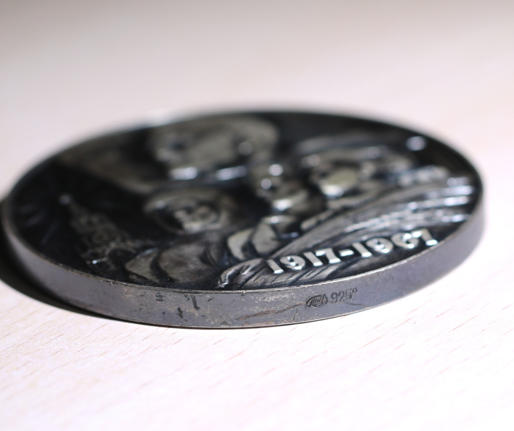 大猫徽章拍卖第205期 苏联十月革命胜利50周年纪念章大银章，925银制, 发行量300枚, 直径7.5厘米