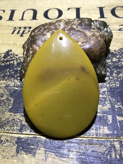 放福利，精美高润度鸡油黄冻料战国水滴型大吊坠（把件）一个， - 放福利，精美高润度鸡油黄冻料战国水滴型大吊坠（把件）一个，