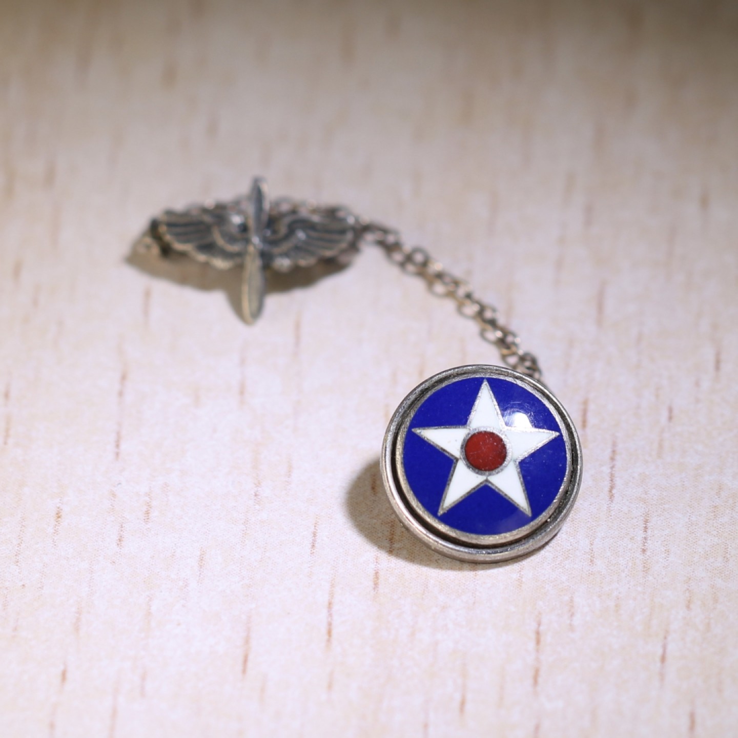 大猫徽章拍卖第205期 二战美国飞行员银质珐琅胸针 