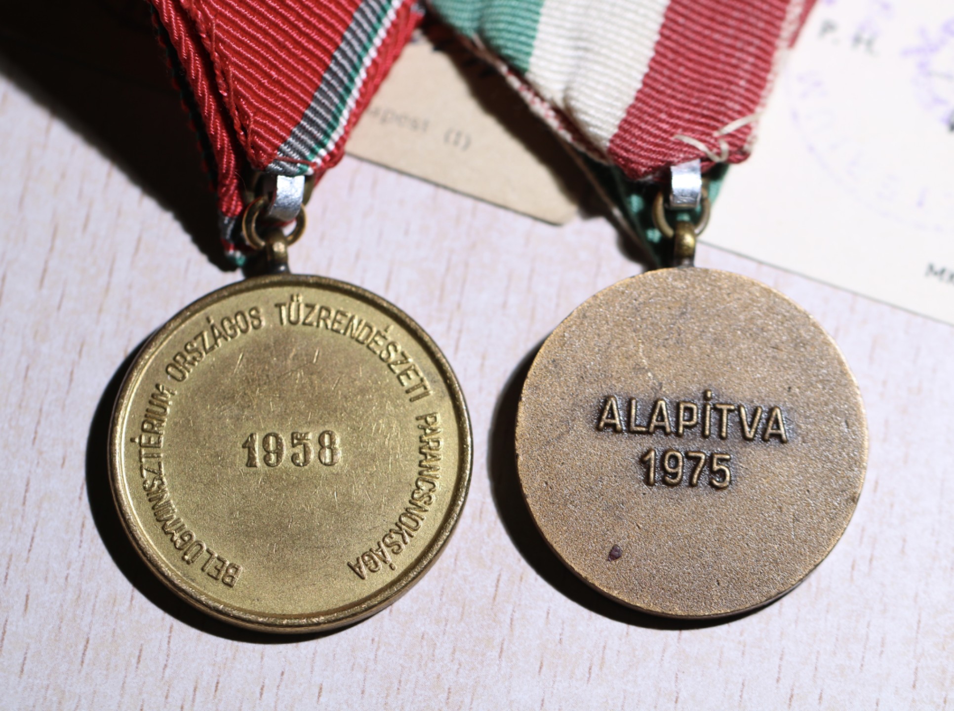 大猫徽章拍卖第205期 匈牙利🇭🇺奖章两枚 志愿消防服务20年奖章 救生奖章