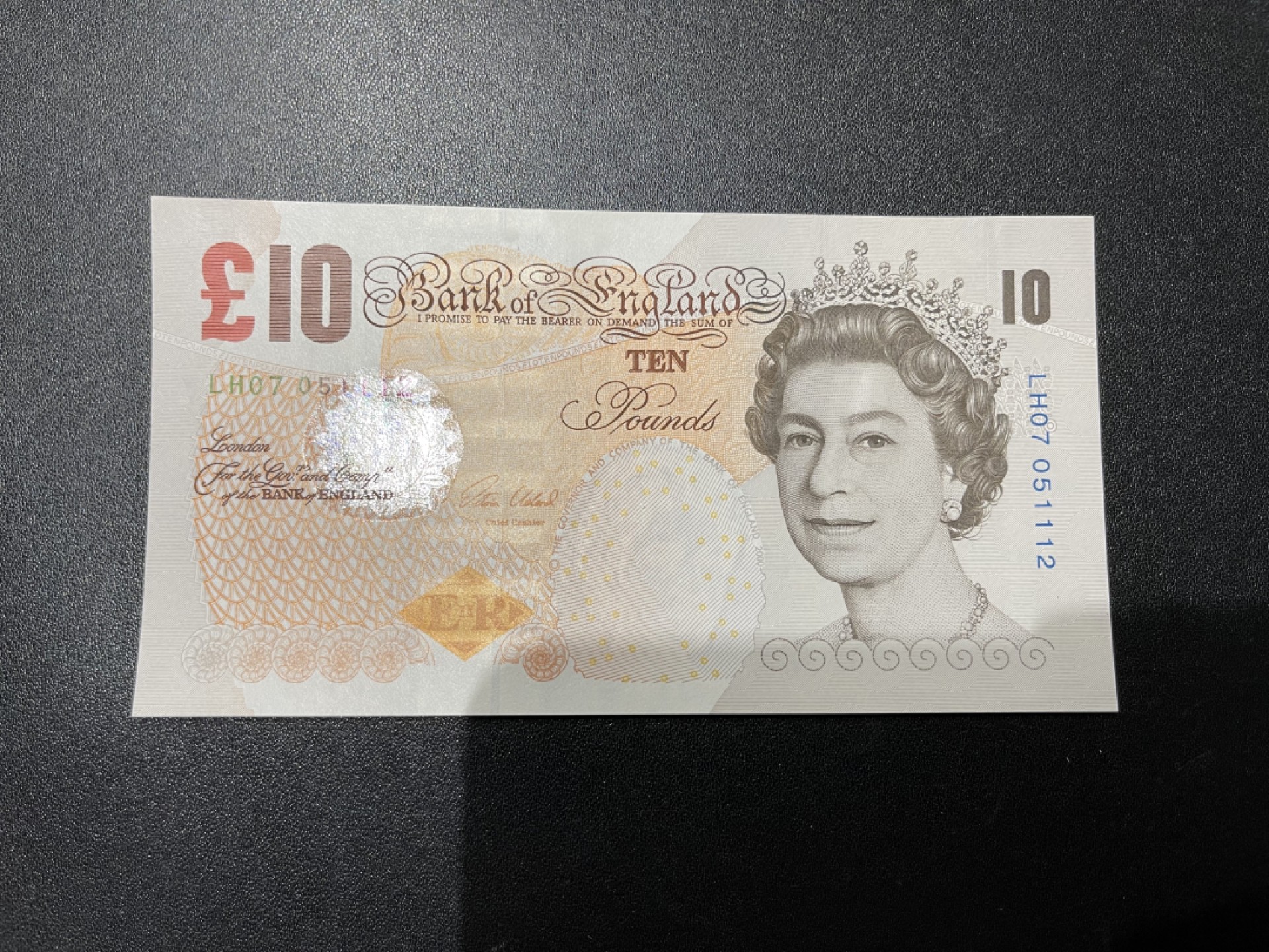 《外钞收藏家》第二百一十期 英国E序列10镑 靓号 全新UNC