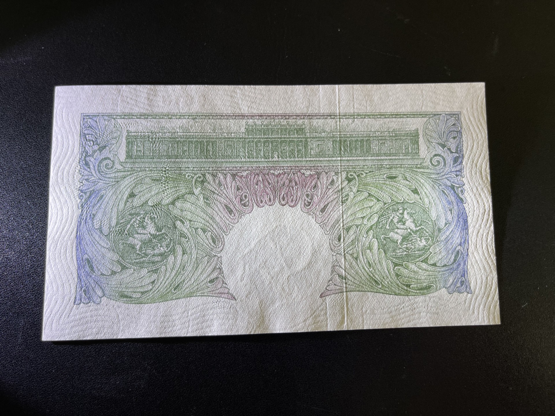 《外钞收藏家》第二百一十期 英国A序列1镑 全新UNC