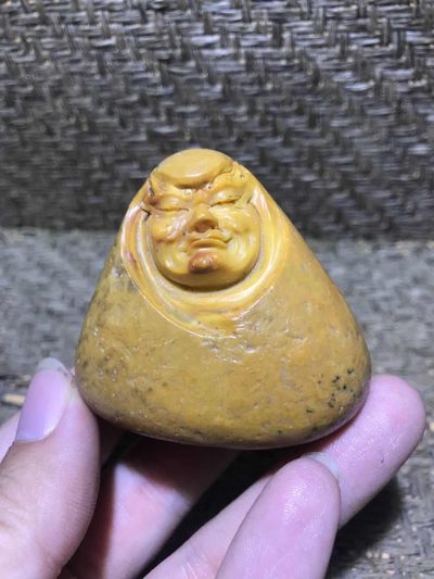 精美老挝田黄原石雕刻罗汉一个 - 精美老挝田黄原石雕刻罗汉一个