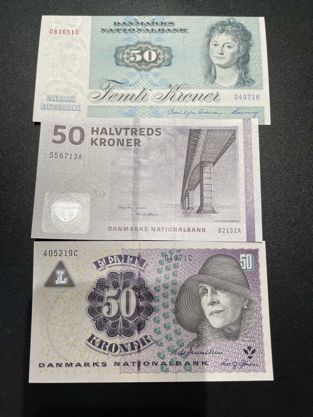 《外钞收藏家》第二百一十期 丹麦动物版、浮雕版、大桥版三个版本50元UNC各一枚