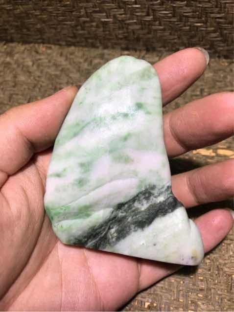 精美独山玉摆件一个！