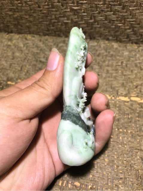 精美独山玉摆件一个！