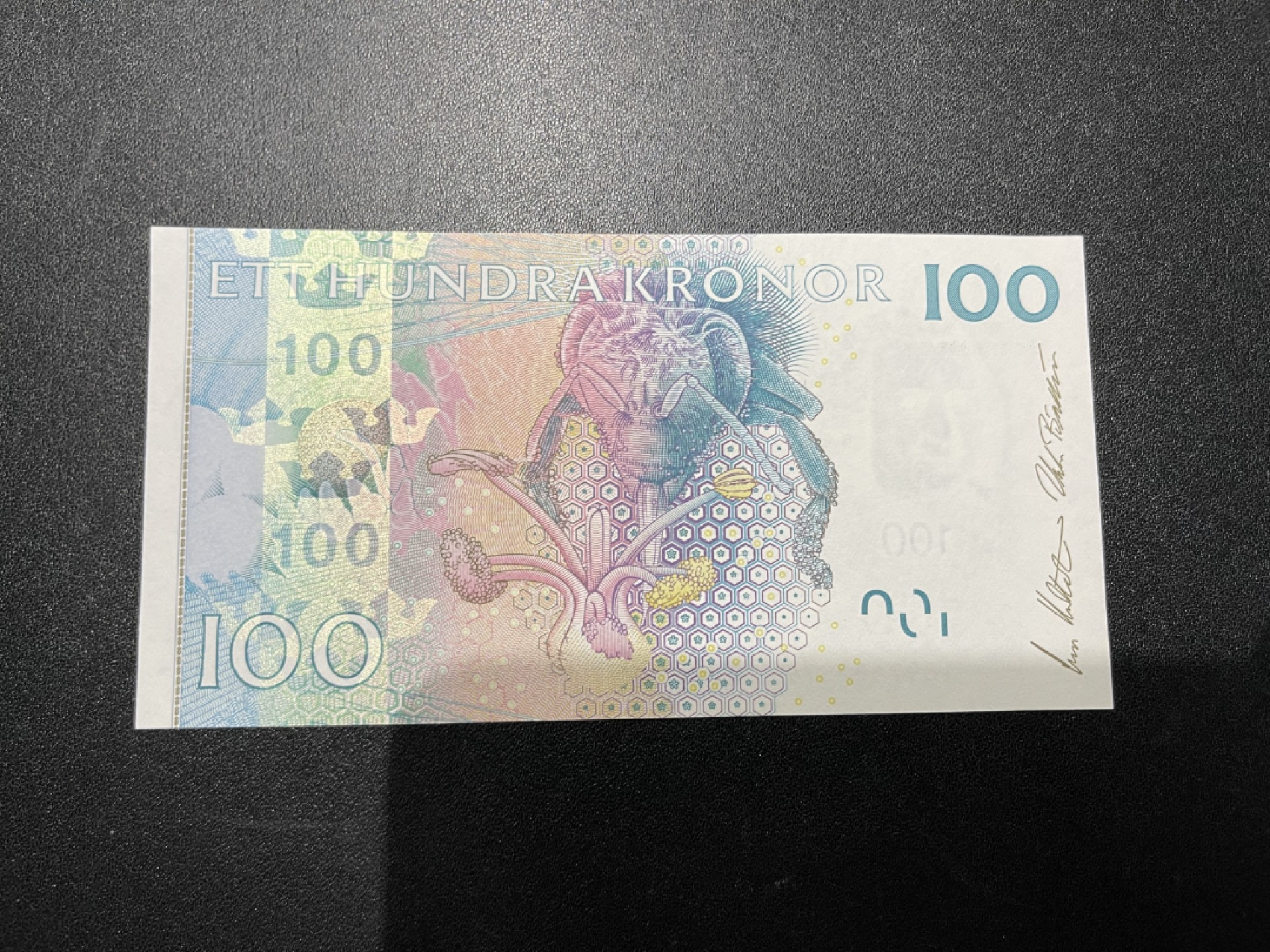 《外钞收藏家》第二百一十期 瑞典100克朗 全新UNC