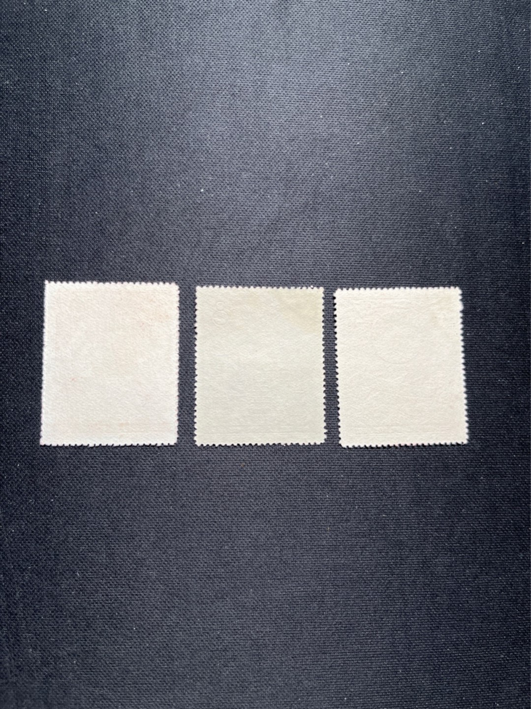 洪涛臻品 精选邮票限时拍卖第五十九期 纪58钢铁生产大跃进 顺戳,近全品，极其轻微贴印，几乎看不出来， 票面艳丽, 背白, 纸张厚实票身挺!❤灯下无潮斑!无潮点!这一点作为精品草纸票尤其难得!❤ (目前他人盖销裸票售价一两百元)💝尾图有惊喜💝全网及邮票市场裸票资源枯竭, 大多全品已送评级, 尤其是全品老纪特十分难寻！