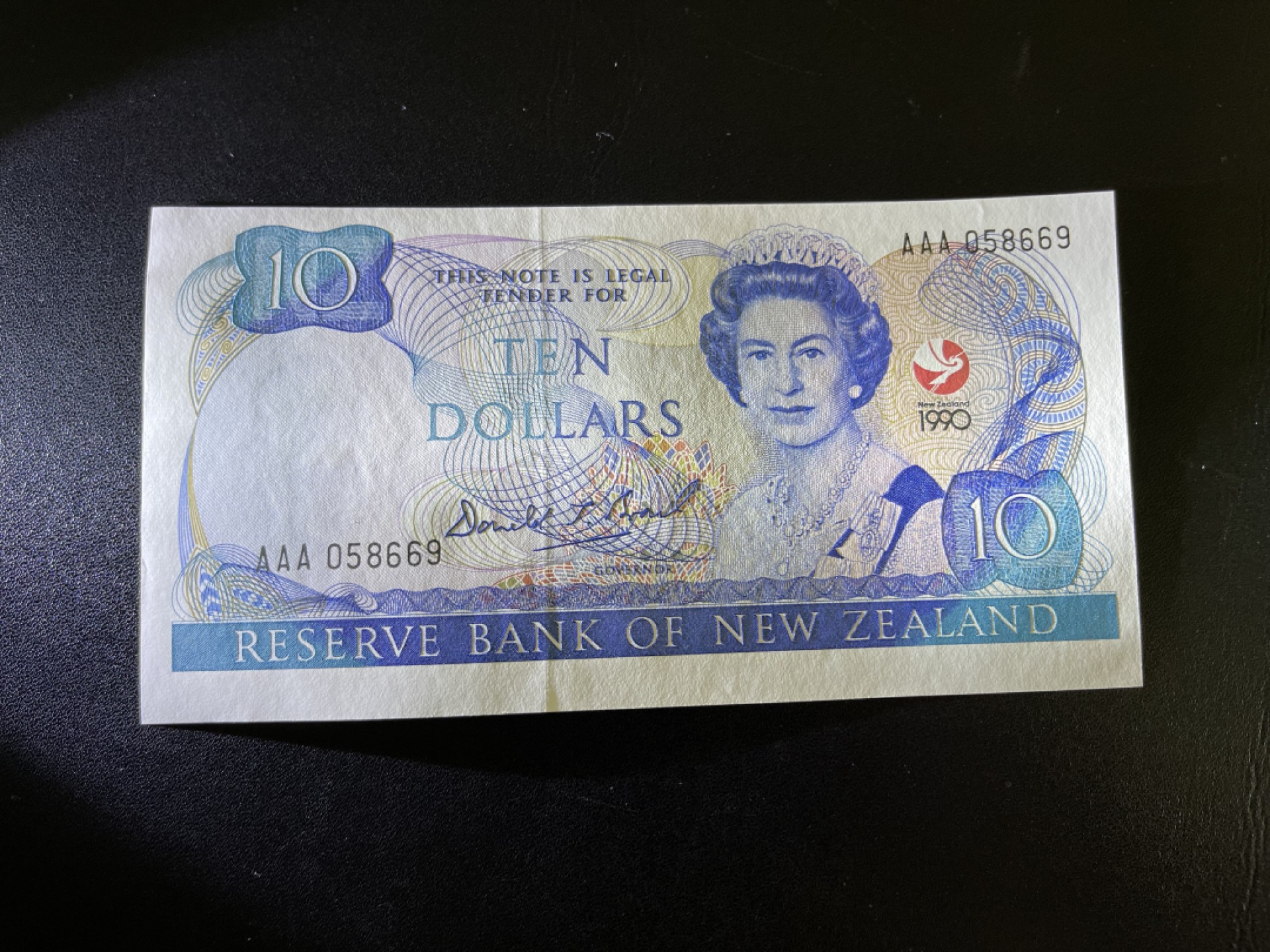 《外钞收藏家》第二百一十期 1990年新西兰10刀 AAA冠 无47 全新UNC