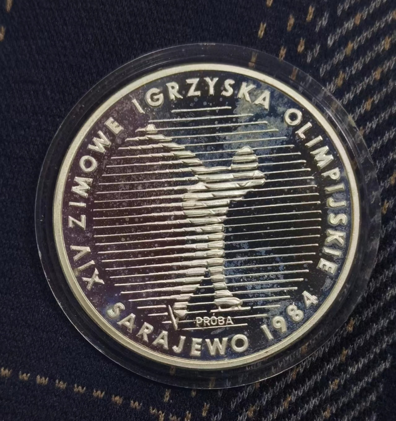 北京马甸外国币专卖微拍第八十七期，外国金银币专场，陆续上新，欢迎关注 1983年波兰纪念萨拉热窝冬奥会精制样币银币重17.6克成色750 