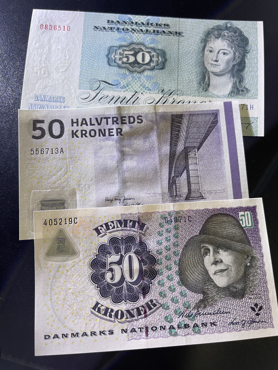 《外钞收藏家》第二百一十期 丹麦动物版、浮雕版、大桥版三个版本50元UNC各一枚
