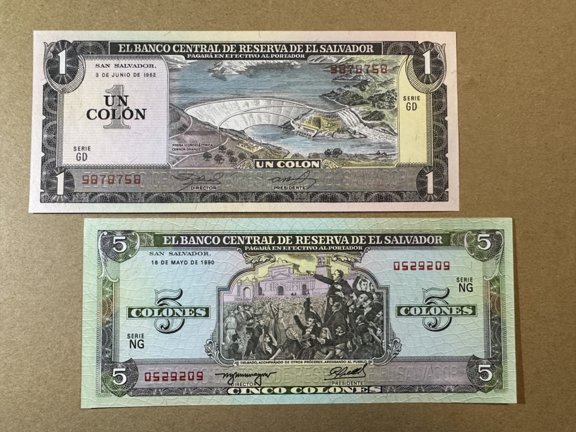 《张总收藏》77期——欧洲精品&女王钞 萨尔瓦多1、5元2张 UNC 1982年