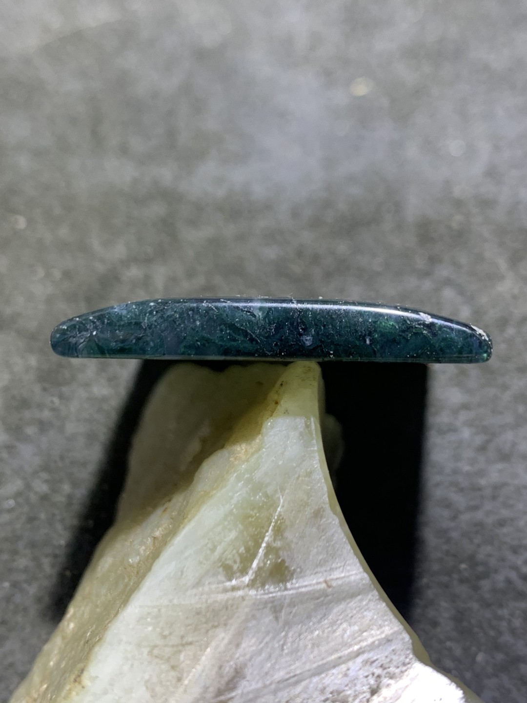 精美绿水草玛瑙牌子一块，